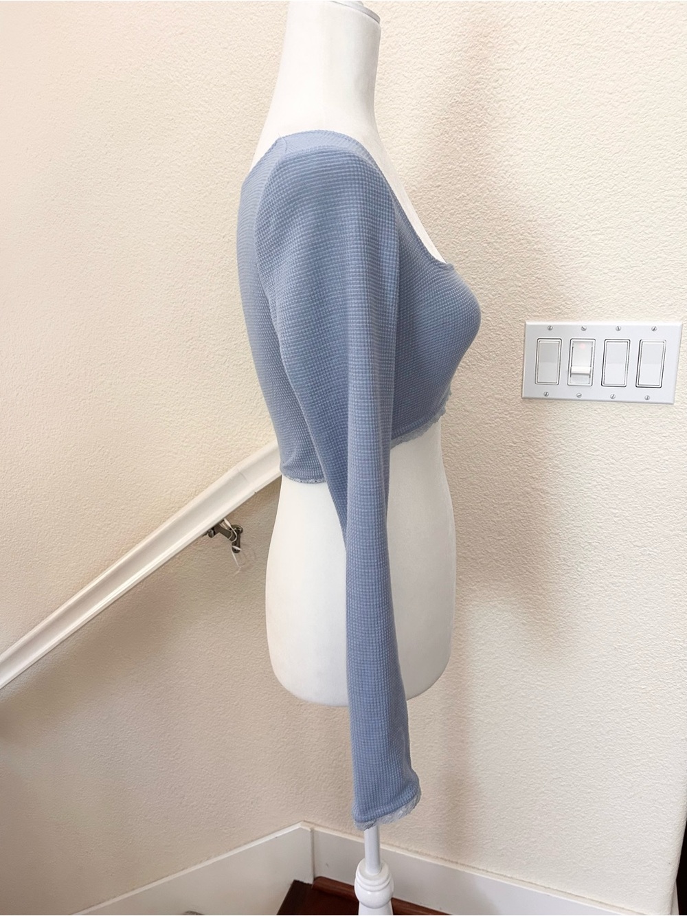Edikted GRWM Cropped Waffle Top in Light Blue size S - Picture 2 of 9
